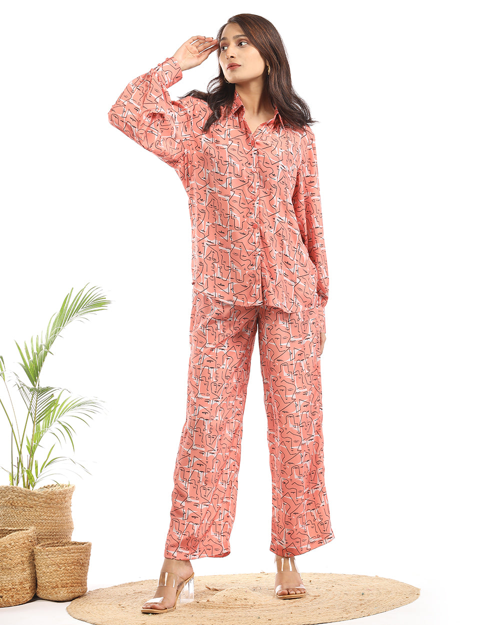 Line art shirt and wide leg pant