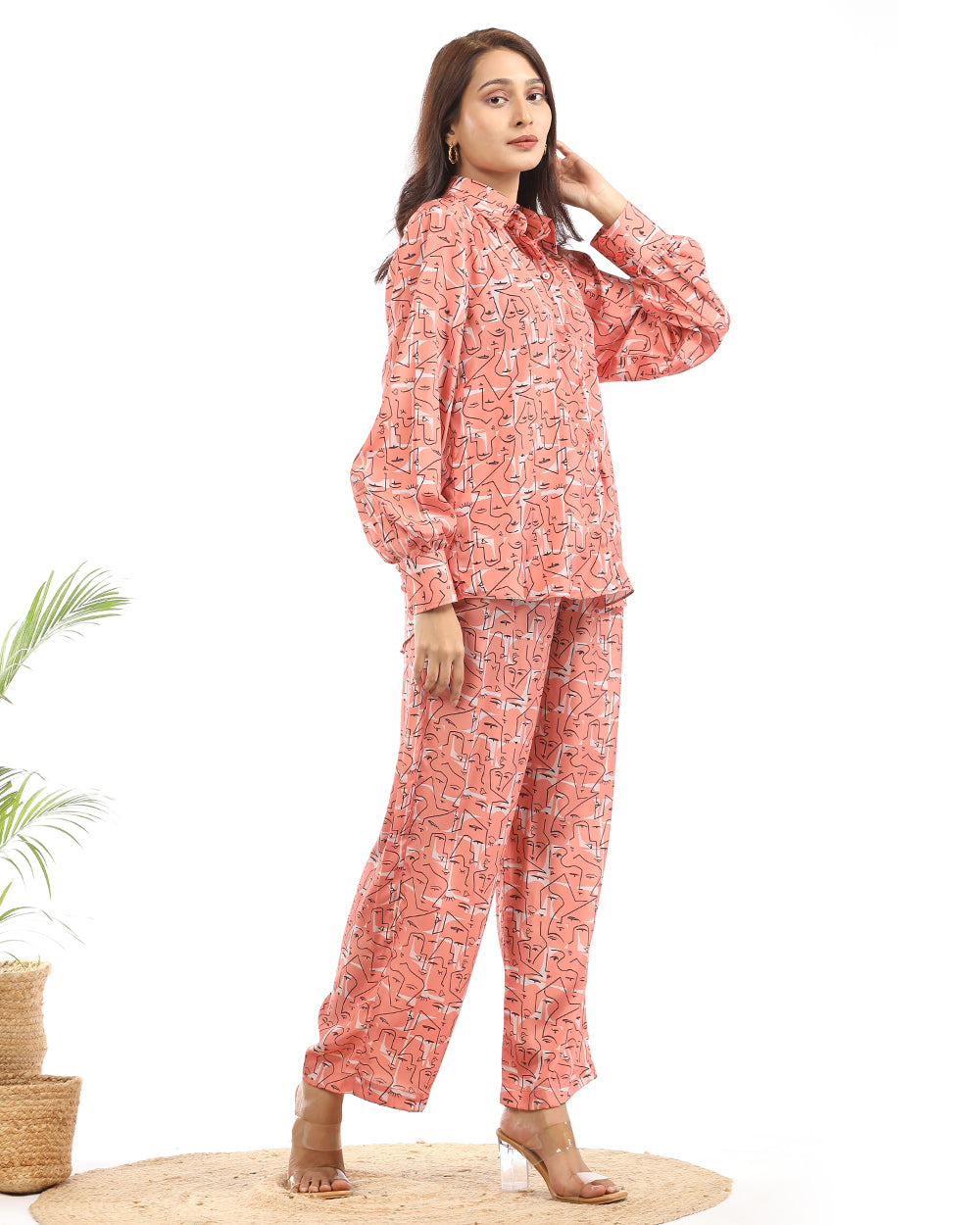 Line art shirt and wide leg pant