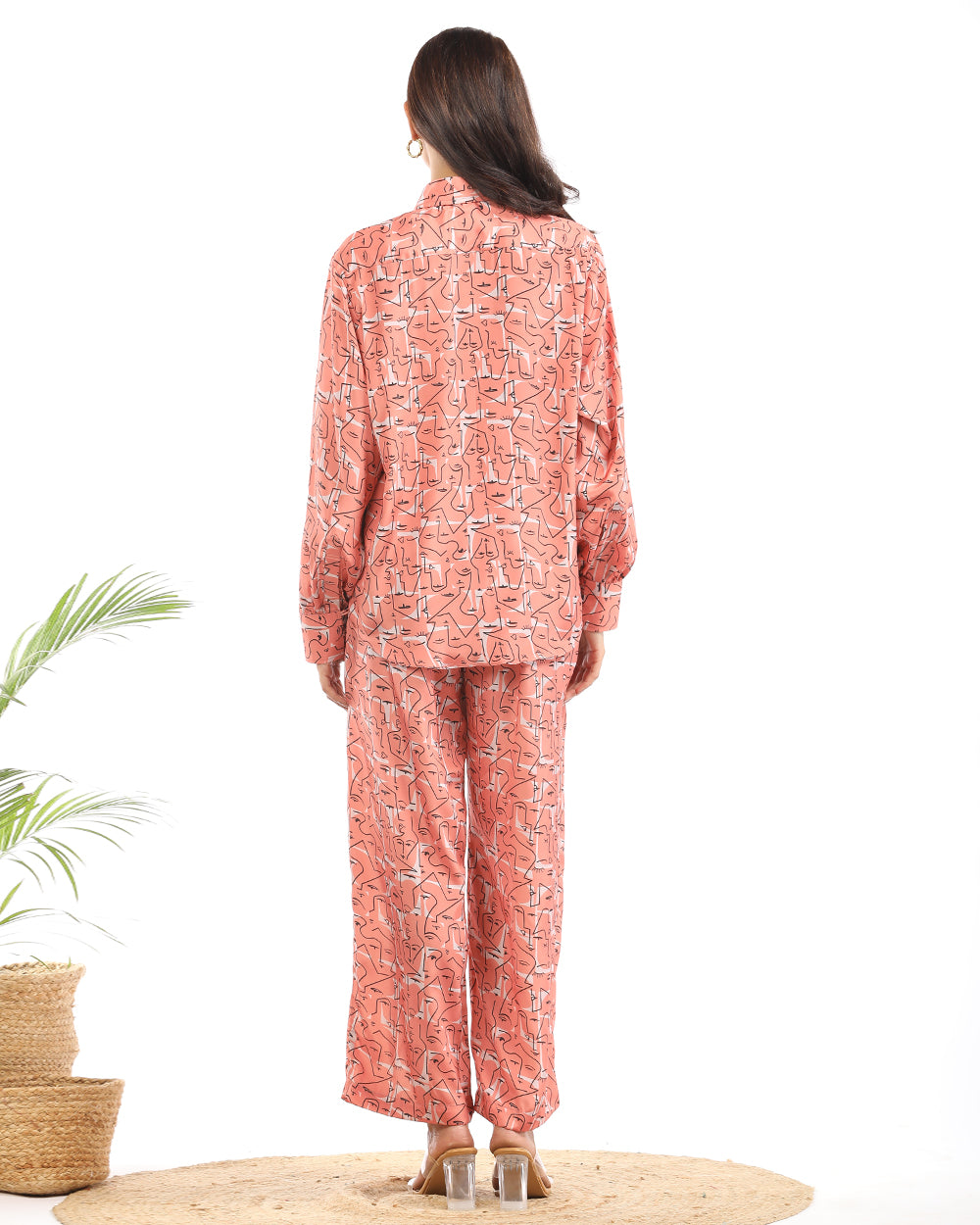 Line art shirt and wide leg pant